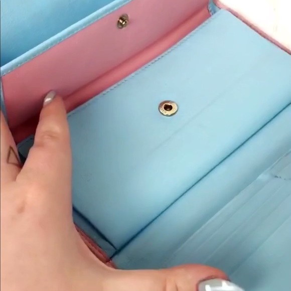 NFS Custom Gucci Cloud Wallet - Picture 4 of 5